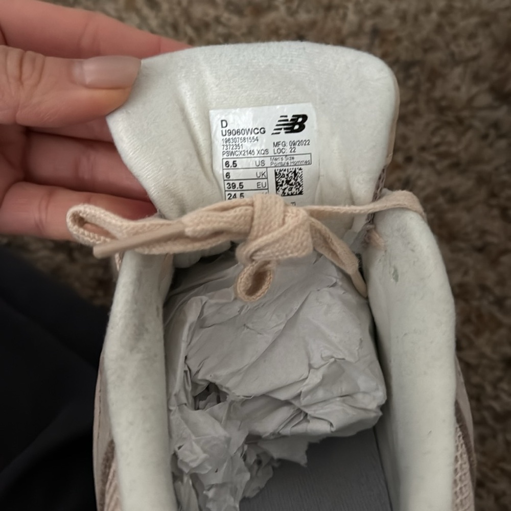 New Balance 9060 Beige Pink/Baby Blue Suede Women Size 8/Men Size 6.5 - Picture 6 of 9